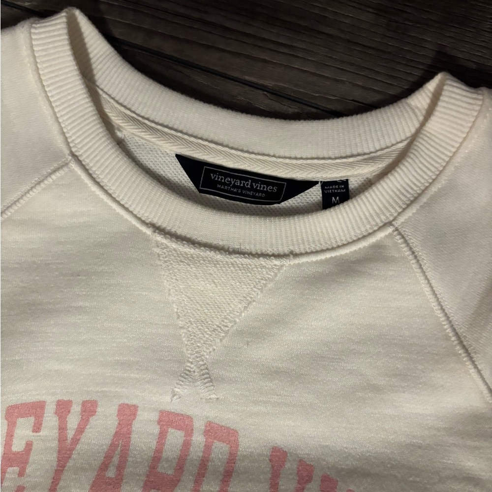 Vineyard Vines Women’s Graphic Crew Neck Pullover Cream/Pink Size: Medium - Picture 4 of 10
